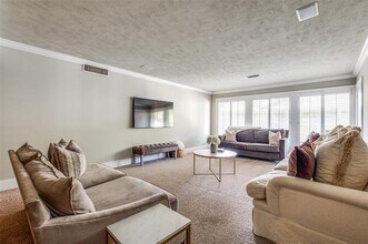 6353 Diamond Head Cir in Dallas, TX - Building Photo - Building Photo