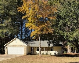 165 Paces Dr in Fayetteville, GA - Building Photo