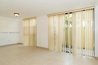 11750 SW 18th St, Unit 1221 in Miami, FL - Building Photo - Building Photo