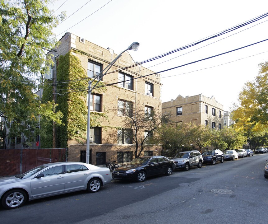 724-728 W Roscoe St in Chicago, IL - Building Photo