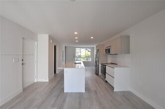 2505 NE 193rd St in Aventura, FL - Building Photo - Building Photo