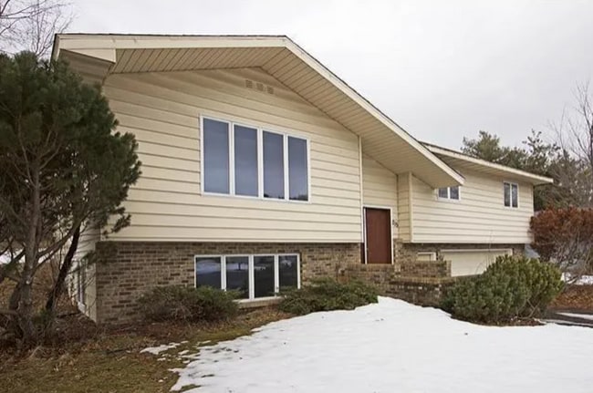 215 Arch St in Hudson, WI - Building Photo - Building Photo