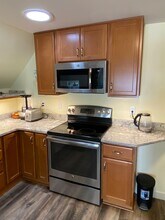 2818 Sommers Ave, Unit Sommers 2nd floor in Madison, WI - Building Photo - Building Photo