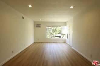 1323 Ridgeley Dr in Los Angeles, CA - Building Photo - Building Photo