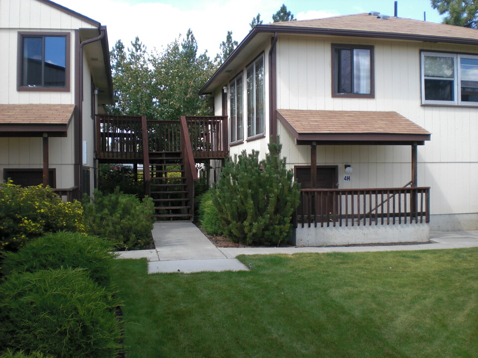 Pine Village Apartments in Cheney, WA - Building Photo