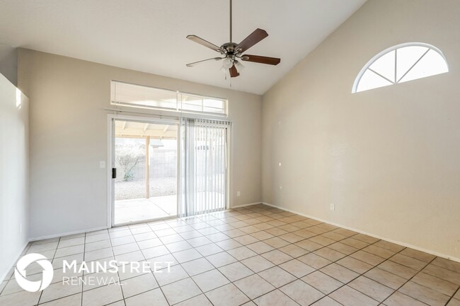 3069 W Camino Fresco in Tucson, AZ - Foto de edificio - Building Photo