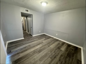 225 W McDowell Rd in Jackson, MS - Building Photo - Building Photo