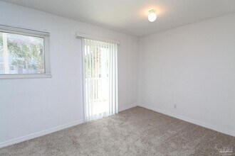 710 Scenic Hwy, Unit 223 in Pensacola, FL - Foto de edificio - Building Photo