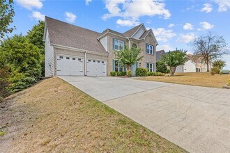 881 Soaring Dr NE in Marietta, GA - Foto de edificio - Building Photo