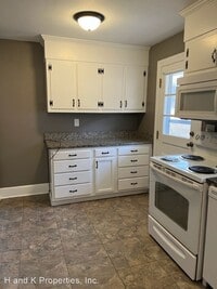 3046 Turnpike Rd photo'