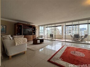 430 Kaiolu St in Honolulu, HI - Building Photo - Building Photo