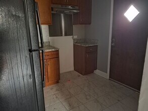 7011 S Merrill Ave in Chicago, IL - Building Photo - Building Photo