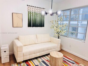 1525 Euclid Ave in Miami Beach, FL - Foto de edificio - Building Photo