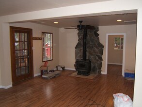 106 Coates Ave in Calpine, CA - Foto de edificio - Building Photo