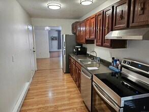 18 Wellington Dr in Farmington, CT - Building Photo - Building Photo