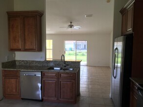 632 SW Granadeer St in Port St. Lucie, FL - Building Photo - Building Photo