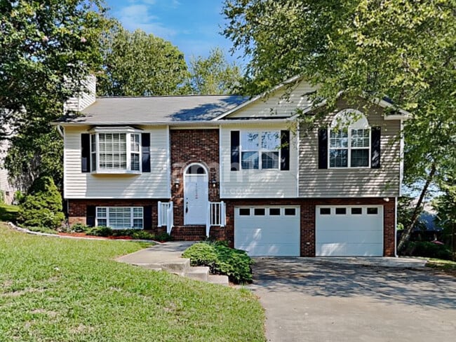 property at 1703 Hunterwoods Dr