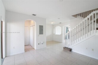 1438 SE 24th Ct in Homestead, FL - Foto de edificio - Building Photo