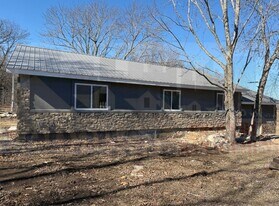 30013 Nodaway Dr in Lebanon, MO - Building Photo