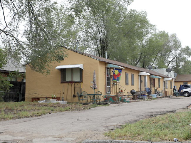 2403-2413 E Saint Vrain St in Colorado Springs, CO - Foto de edificio - Building Photo