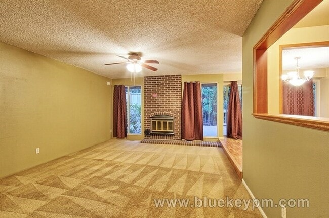 property at 5500 NW Ridgemoor Ct