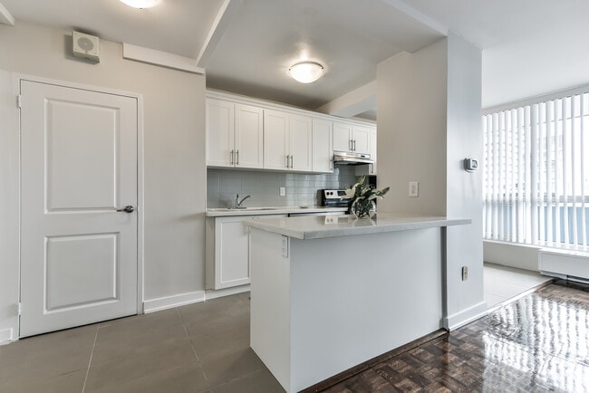 20 Prince Arthur Ave in Toronto, ON - Building Photo - Building Photo