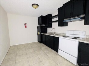 1811 Perkins Ave, Unit 5 in Mission, TX - Building Photo - Building Photo