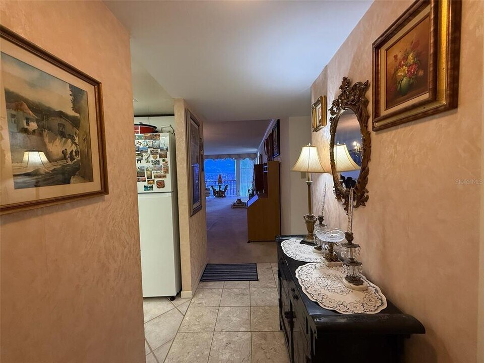 7400 Sun Island Dr S in South Pasadena, FL - Building Photo