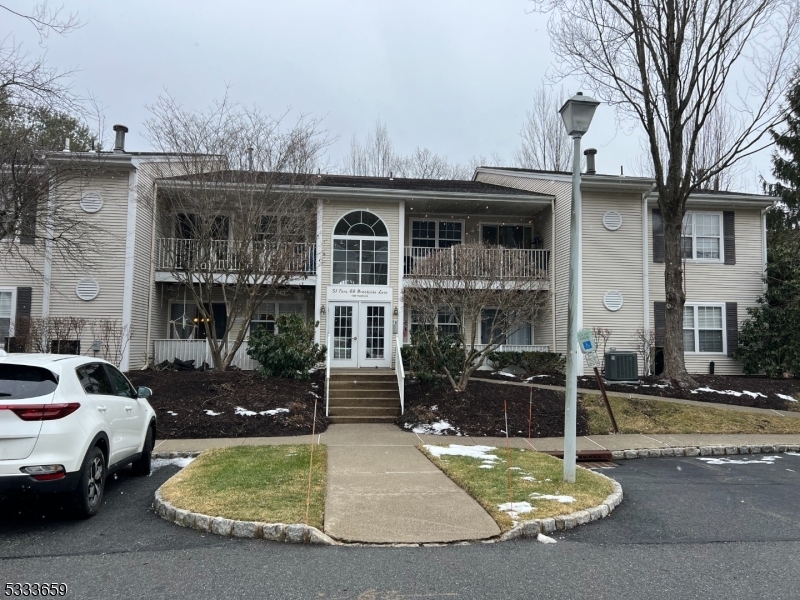 61 Brookside Ln in Mount Arlington, NJ - Building Photo