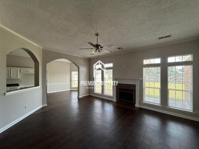 8277 Whispering Elm Dr in Memphis, TN - Building Photo - Building Photo