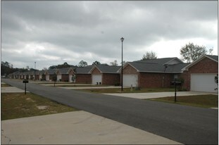 18067 Eastgate Dr in Baton Rouge, LA - Building Photo