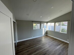 11442 Foster Rd in Los Alamitos, CA - Building Photo - Building Photo