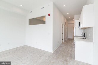 1622 Point Breeze Ave in Philadelphia, PA - Building Photo - Building Photo