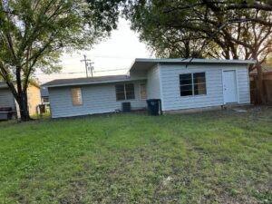 1612 N Anglin St in Cleburne, TX - Building Photo