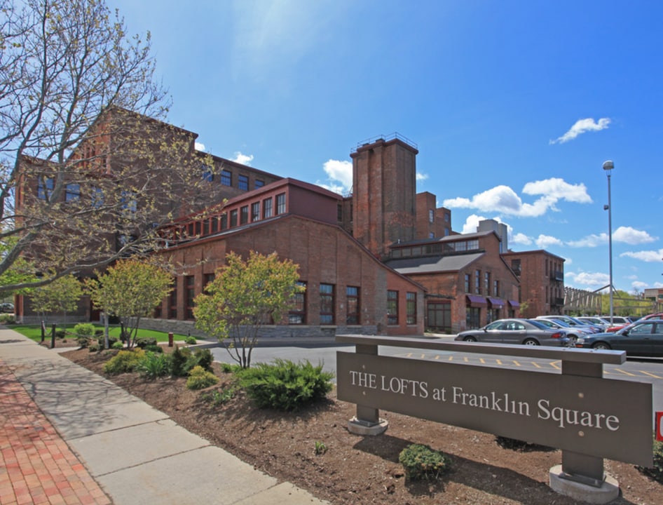 Lofts at Franklin Square in Syracuse, NY - Foto de edificio