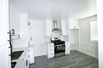 71 Raemere St in Camarillo, CA - Building Photo - Building Photo
