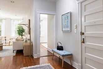 1898 Beacon St, Unit 4 in Brookline, MA - Building Photo - Building Photo