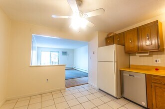 23 Country Club Dr in Manchester, NH - Building Photo - Building Photo