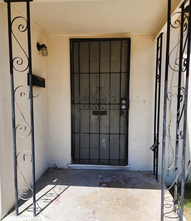 3525 Verde St in Riverside, CA - Building Photo - Building Photo