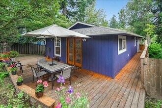 9506 SW 50th Ave in Portland, OR - Foto de edificio - Building Photo