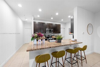 1030 SW 147th Ave in Pembroke Pines, FL - Building Photo - Building Photo