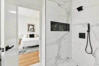 142 Chelsea St, Unit #1 in Boston, MA - Building Photo - Building Photo