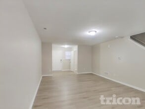 515 Dry Creek Cir in Indianapolis, IN - Foto de edificio - Building Photo