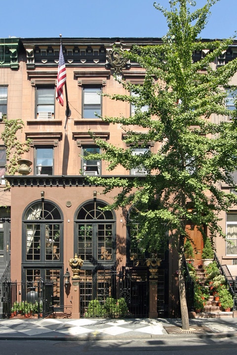 365-367 W 46th St in New York, NY - Foto de edificio