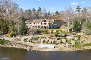 3535 Meadow Rd in Sandston, VA - Building Photo