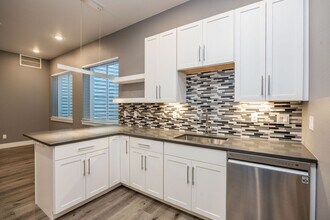 745 Washington Ave in Loveland, CO - Building Photo - Interior Photo