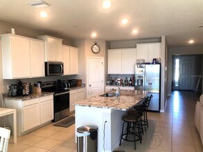 16634 Mooner Plank Cir in Wimauma, FL - Building Photo - Building Photo