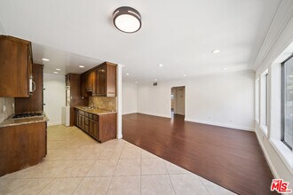 133 N Swall Dr in Beverly Hills, CA - Building Photo - Building Photo