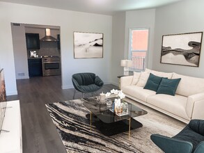 2650 S La Salle Ave in Los Angeles, CA - Foto de edificio - Building Photo