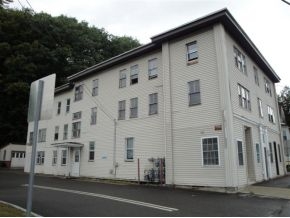 14 W Bow St in Franklin, NH - Foto de edificio